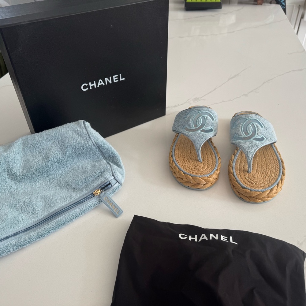Chanel blue Terry cloth spring/summer 22 thong sandals
